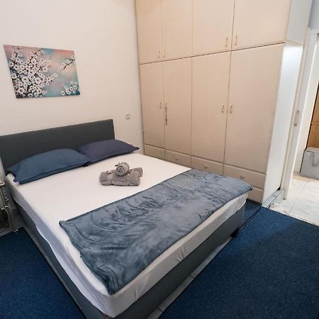 Marina Apartment Пірей Екстер'єр фото