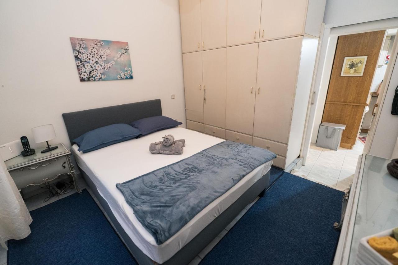 Marina Apartment Пірей Екстер'єр фото