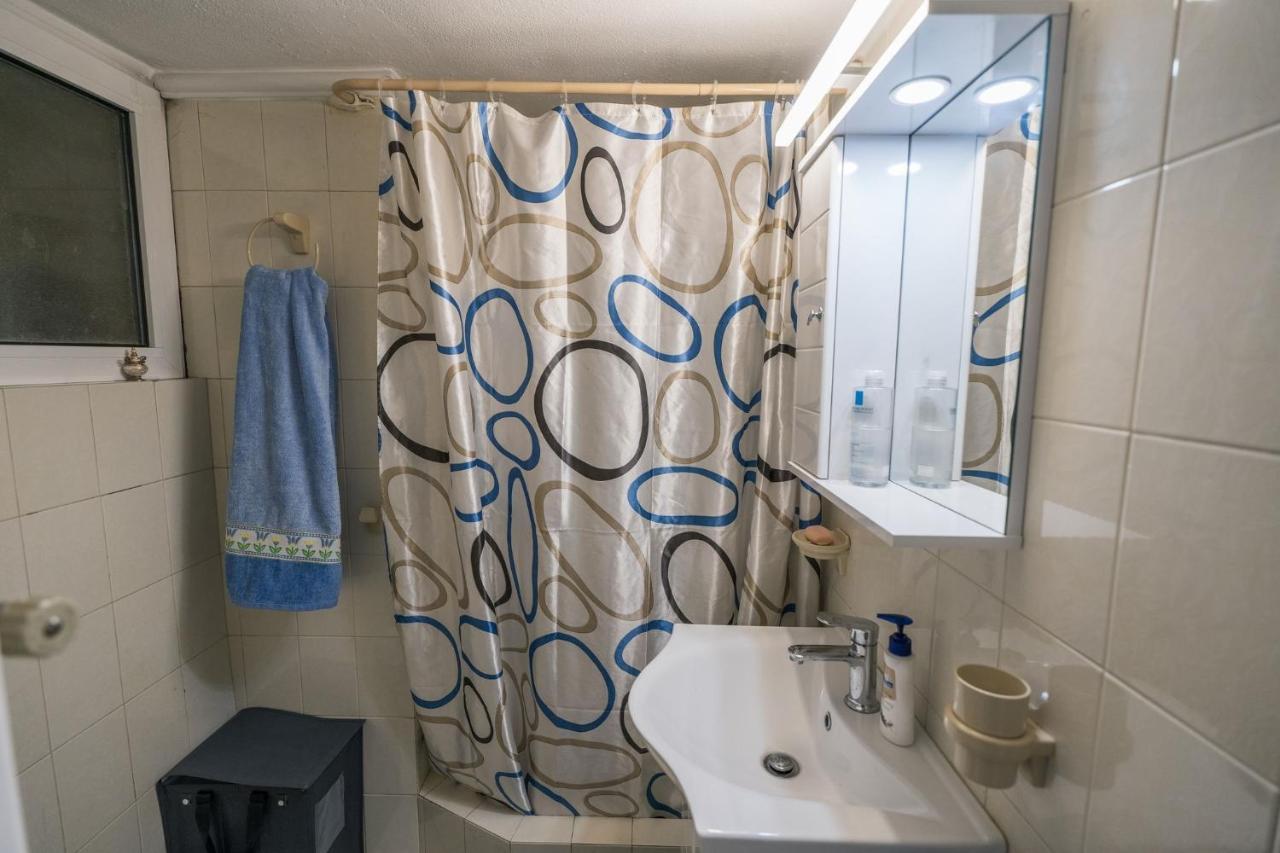Marina Apartment Пірей Екстер'єр фото