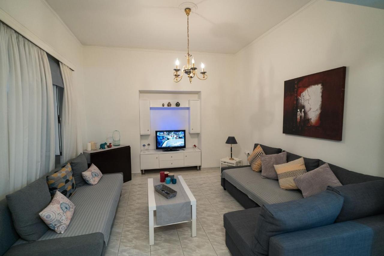 Marina Apartment Пірей Екстер'єр фото